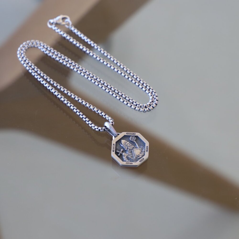 David Yurman Sterling Silver Saint Patrick Amulet with 22" Box Chain Necklace - Picture 7 of 7